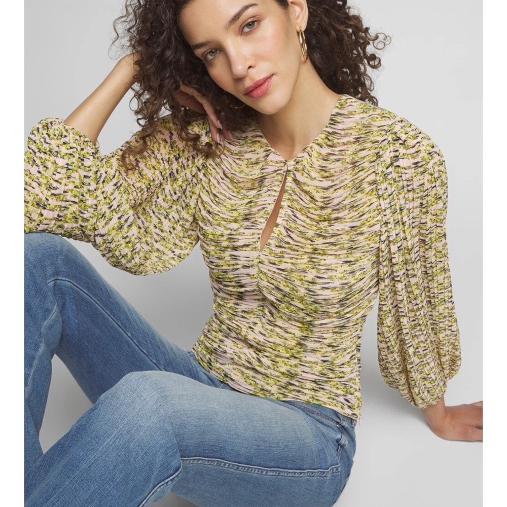 White House Black Market Long Sleeve Pleated Blouse Pink Yellow Floral 8 NWT